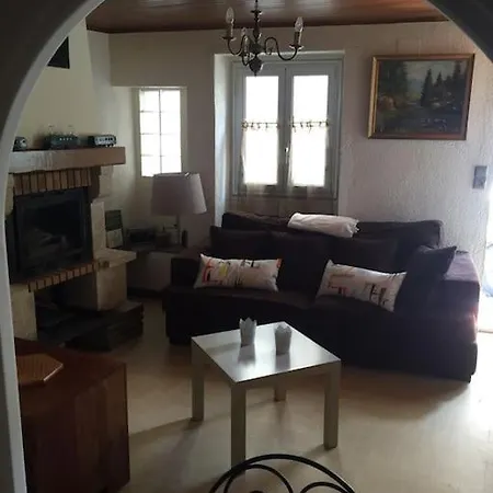 Casa de Férias Maison&jardin Charmant&typique Au Coeur Du Conflent Sahorre