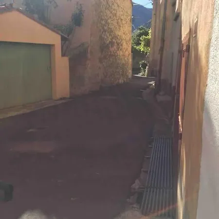Holiday home Maison&jardin Charmant&typique Au Coeur Du Conflent Sahorre