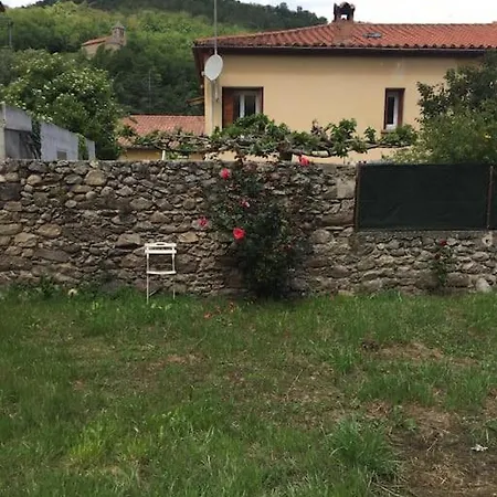 Casa de Férias Maison&jardin Charmant&typique Au Coeur Du Conflent Sahorre